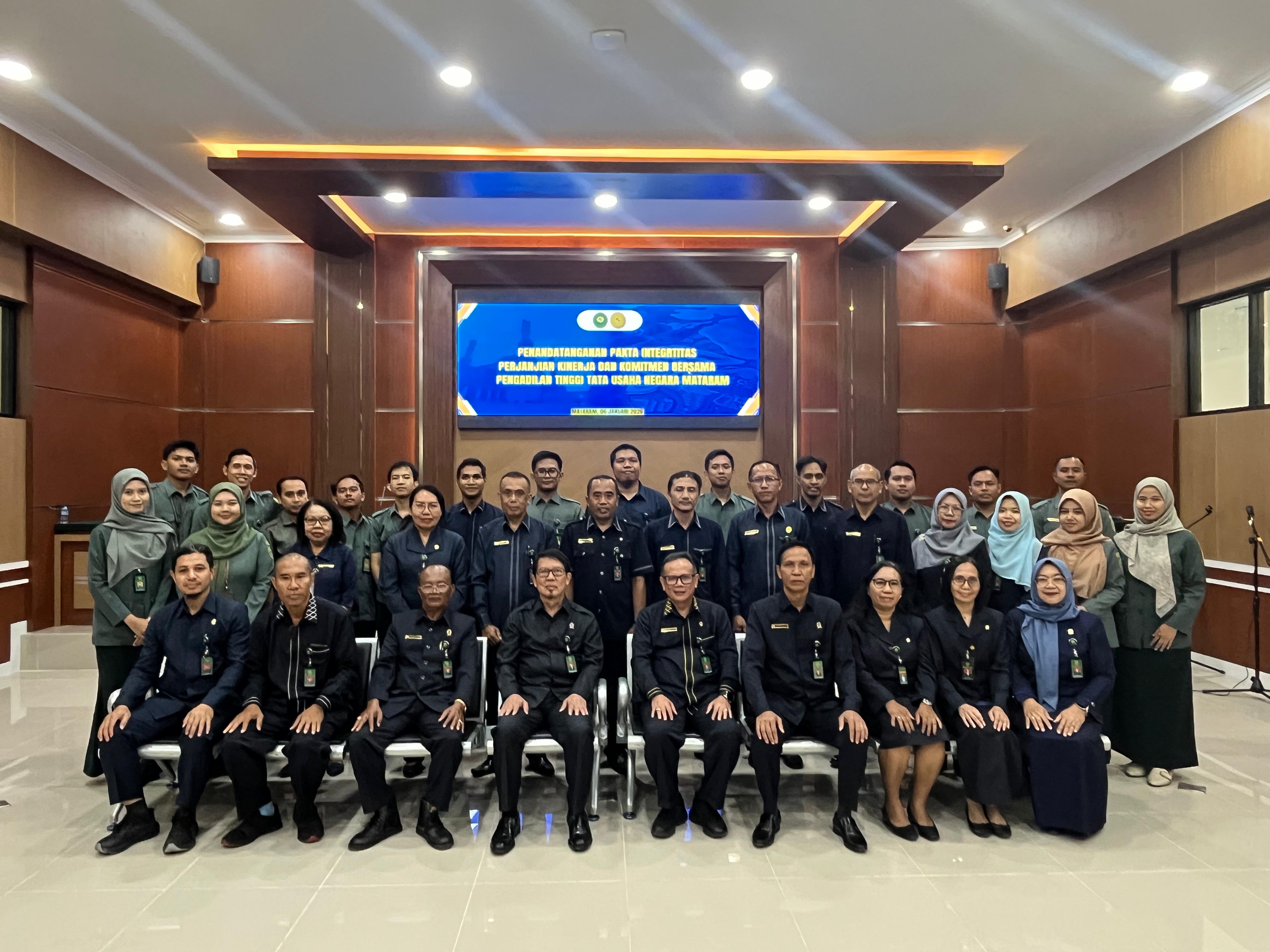 penandatanganan pakta 